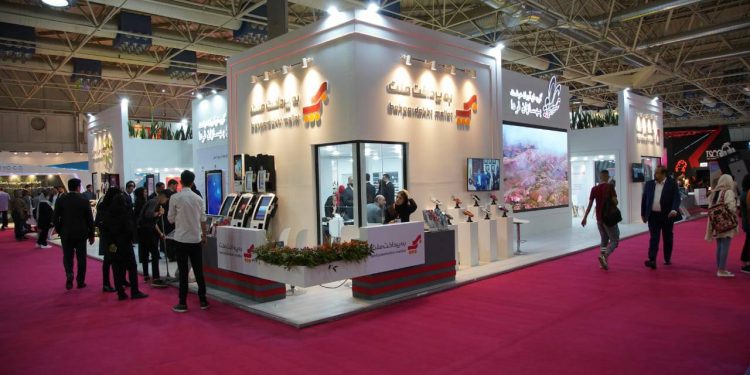 بازدید وزیر ارتباطات از غرفه بهسازان فردا در الکامپ1402(+عکس)