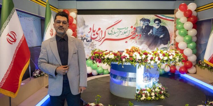 چهارمین شب برنامه «ایران 45» در شب مبعث رسول اکرم (ص) غرق نور و شادی شد