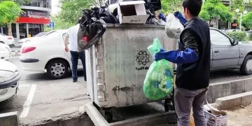 آمار کودکان زباله‌گرد در ایران مشخص نیست؛ هشدار بهزیستی درباره انتقال کودکان به کارگاه‌های زیرزمینی